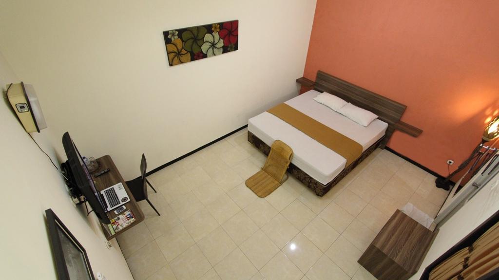Guest House Rumah Wahidin Syariah Probolinggo Exterior photo