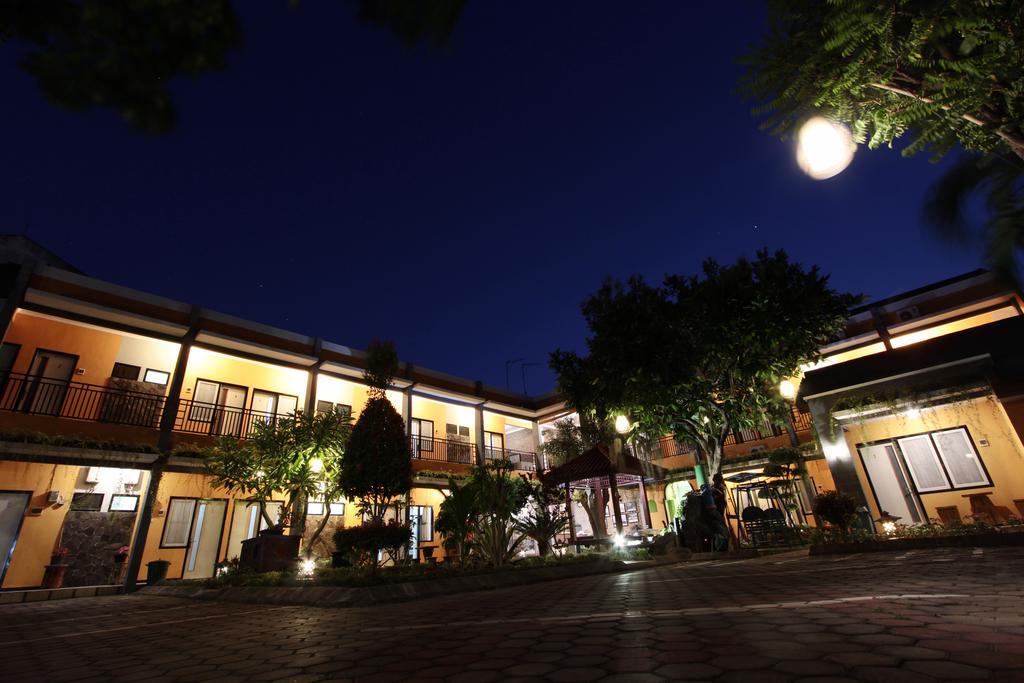 Guest House Rumah Wahidin Syariah Probolinggo Exterior photo